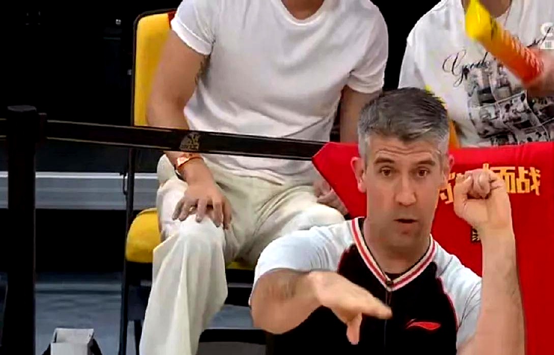 爱游戏官网-太阳球员公开质疑裁判判罚尺度，引争议，世界这个以上.的简单介绍-爱游戏官网