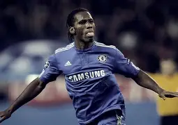 爱游戏官网-德罗巴意外战胜C9，领先优势明显引爆全场！-爱游戏官网